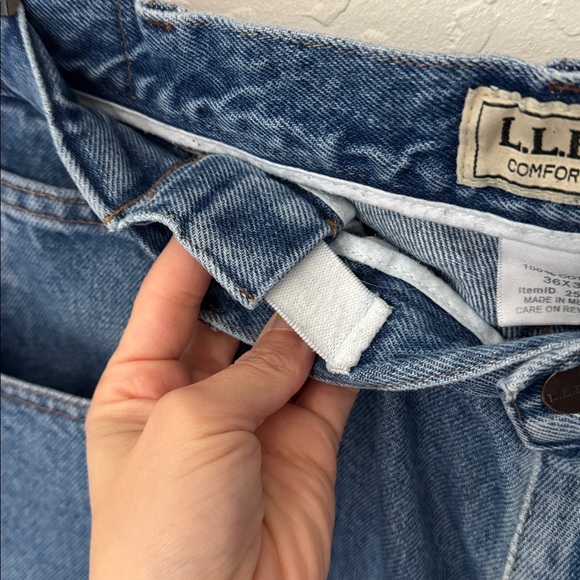 LL Bean Mens Jeans Comfort Waist 36x32 100% Cotton Hidden Elastic - Picture 3 of 9